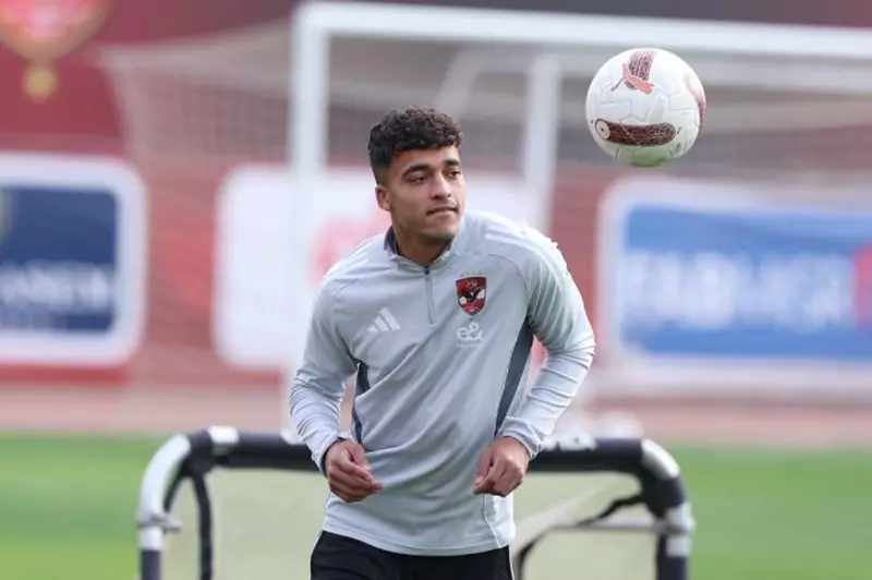 بين الرحيل والبقاء.. اجتماع في الأهلي لحسم مصير عمر سيد معوض 